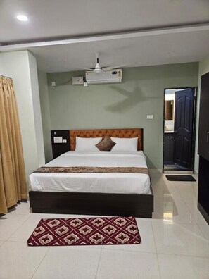 Deluxe Double Room, City View