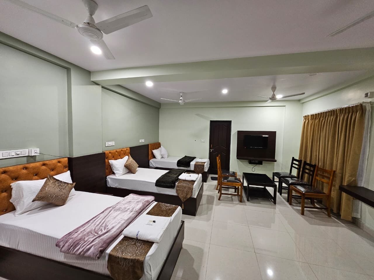 Premium Room