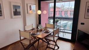 Dining - Vrbo Property (Genova)