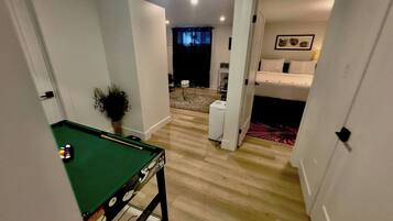 1 habitación, tabla de planchar con plancha y acceso a internet