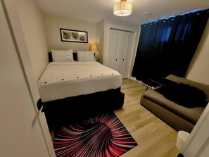 1 habitación, tabla de planchar con plancha, internet y ropa de cama 