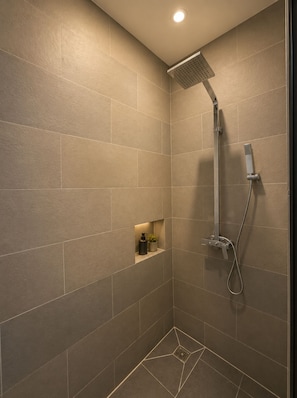 Deluxe Double Room, Balcony | Bathroom | Separate bathtub and shower, hair dryer, slippers, towels