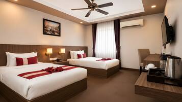 Egyptian cotton sheets, premium bedding, minibar, in-room safe