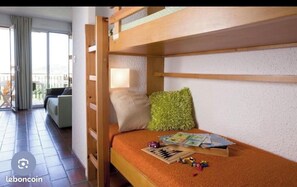 WiFi, bed sheets - Vrbo Property (Saint-Tropez)