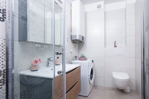 Hair dryer, towels, soap, toilet paper - Modern apartment with private parking near amphitheater in Pula (Pula)