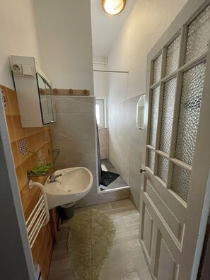 Hair dryer - Vrbo Property (La Bourboule)