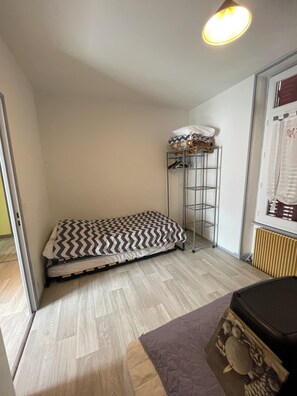 Iron/ironing board, Internet - Vrbo Property (La Bourboule)