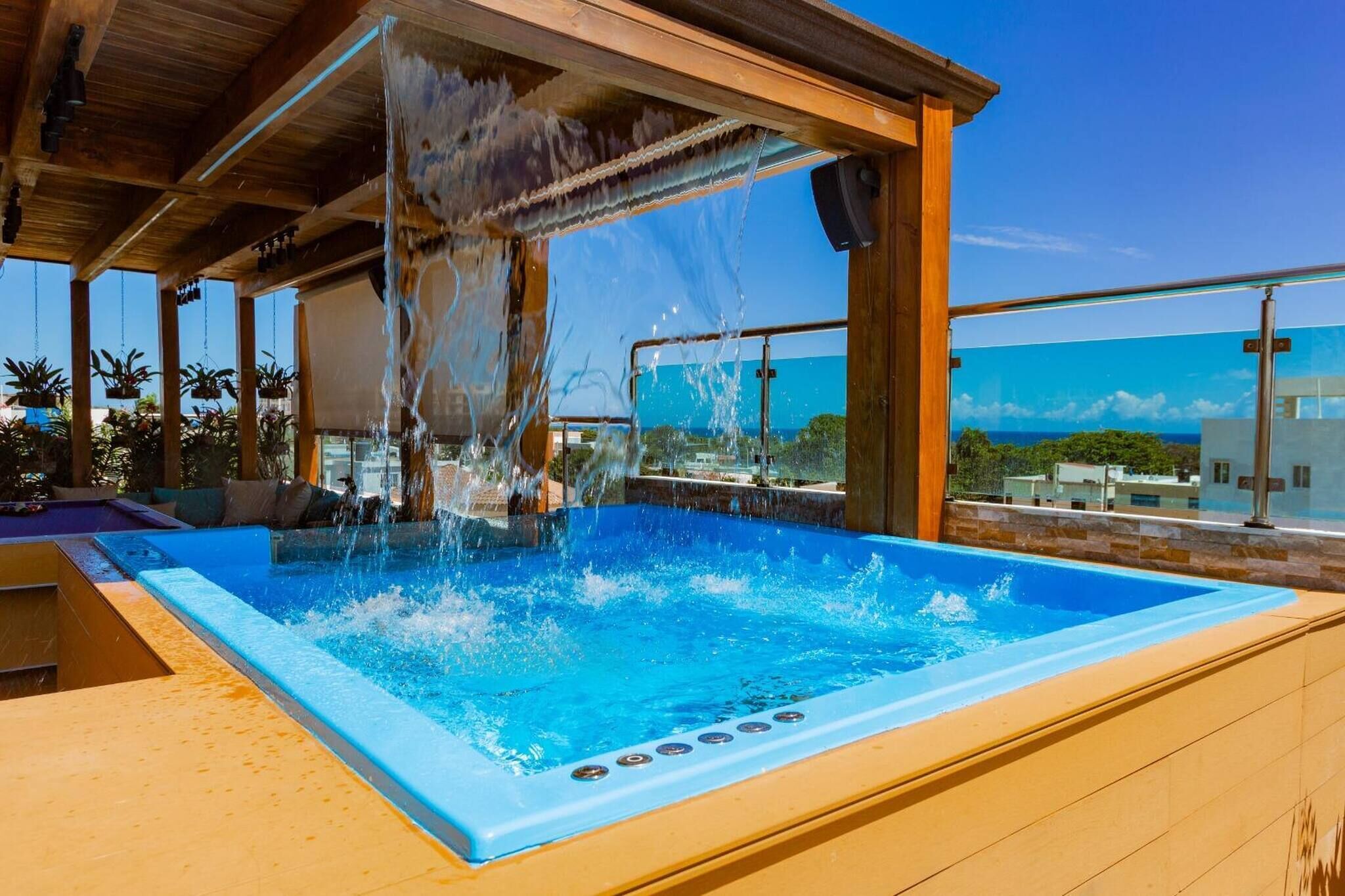 Bain à remous extérieur