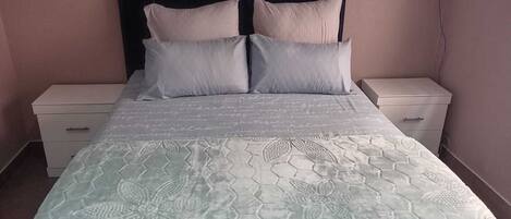 Iron/ironing board, Internet, bed sheets, wheelchair access