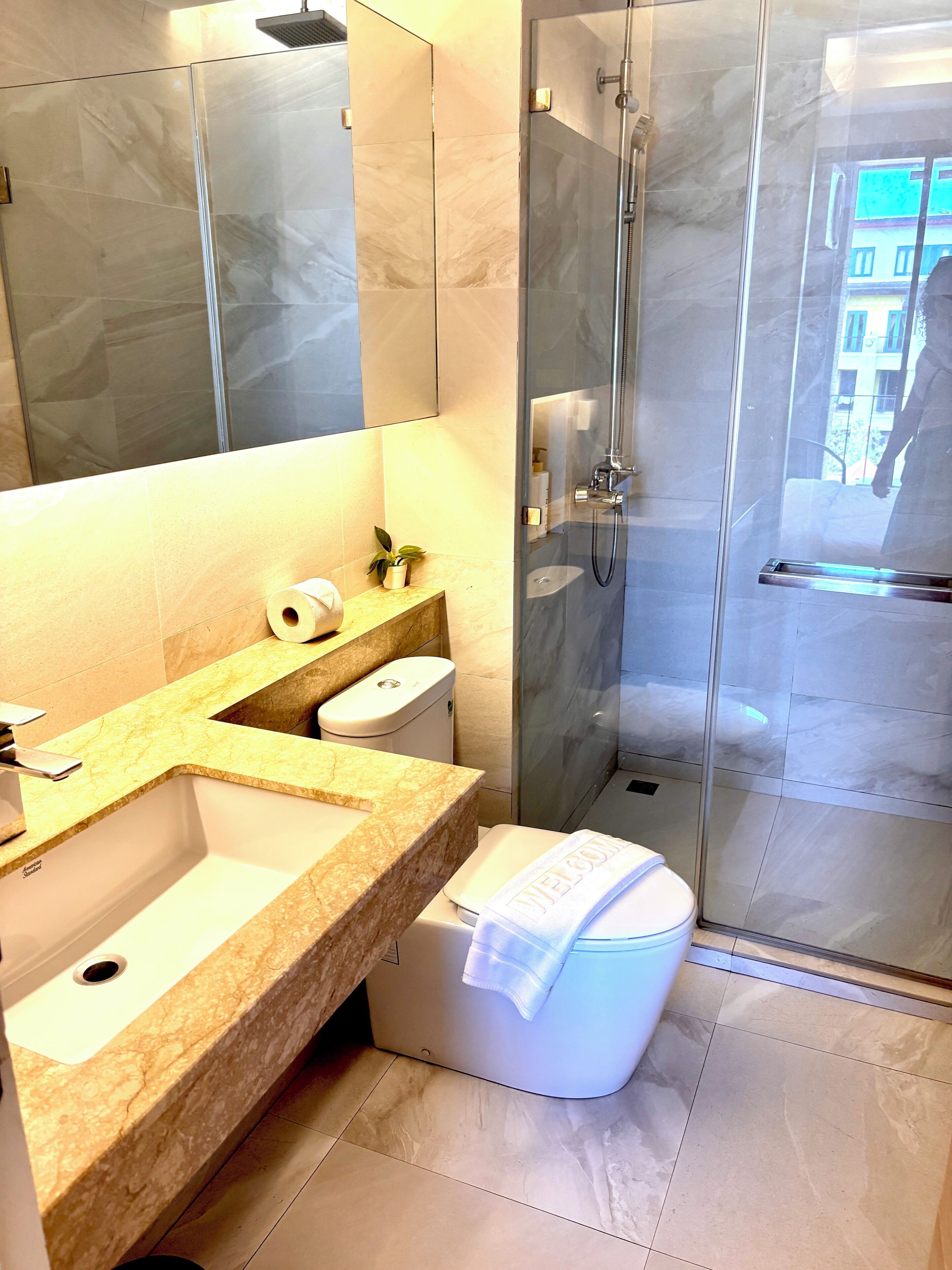 Dusche, Haartrockner, Handtücher