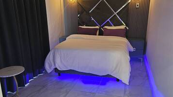 1 chambre, fer et planche à repasser, accès Internet