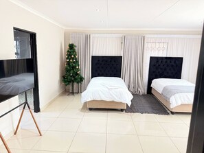 2 bedrooms, iron/ironing board, Internet, bed sheets