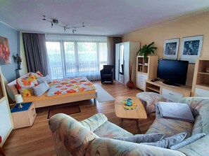 TV - Große Ferienwohnung in Niedergurig mit Großem Ga by Interhome (Bautzen)