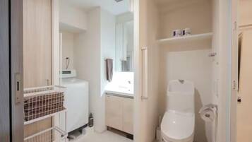 Deluxe Double Room | Bathroom | Slippers