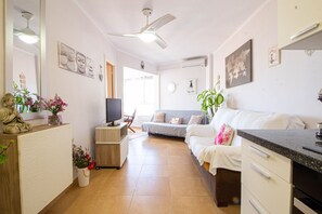 TV - Apto. Pescamar by At Home Costa del Sol (Torrox)