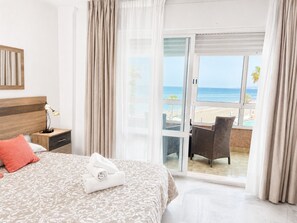 Iron/ironing board, free WiFi, bed sheets - Gold Mencía by At Home Costa del Sol (Torrox)