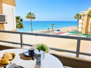 Outdoor dining - Gold Mencía by At Home Costa del Sol (Torrox)
