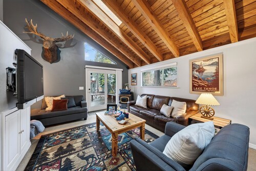 Incline Pines Retreat | Private HotTub + Wraparound Deck + Views | Near Dining