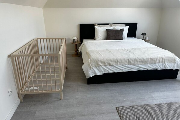 5 bedrooms, iron/ironing board, travel cot, free WiFi