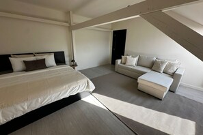 5 bedrooms, iron/ironing board, travel cot, free WiFi