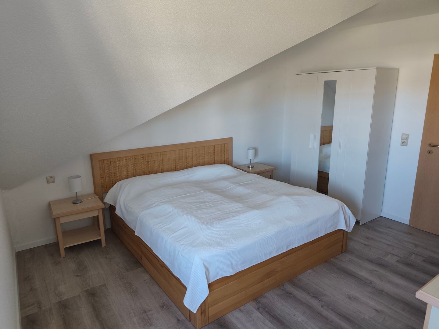 Bureau, Wi-Fi, draps fournis
