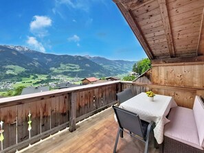 Outdoor dining - Apartment Binter by Interhome (Stumm im Zillertal)