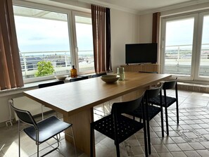 Dining - Penthouse F23 - Penthouse for 7 people with a unique view over Sylt, (Sylt)