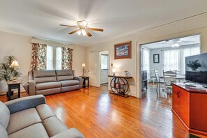 TV, fireplace, books - 5 Mi to Whitewater Center! Home w/ Peaceful Porch (Mt Holly)