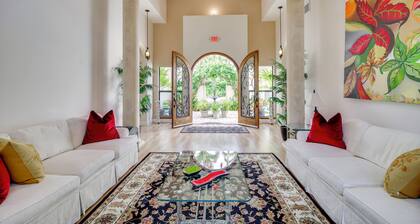 Endless Beach Days! Luxe Vero Beach Home w/ Pool