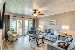 TV, ping pong - Walk to Ocean! Family PCB Condo w/ Balcony & Views (Panama City Beach)