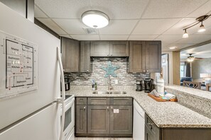 Fridge, microwave, stovetop, dishwasher - Walk to Ocean! Family PCB Condo w/ Balcony & Views (Panama City Beach)