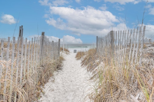 Walk to Ocean! Family PCB Condo w/ Balcony & Views