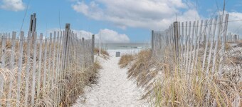 Walk to Ocean! Family PCB Condo w/ Balcony & Views