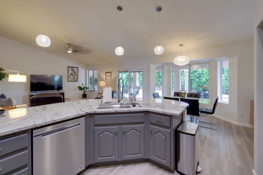 Golf, Swim, Play & Relax! Gated Sun Lakes Home - Chandler, AZ