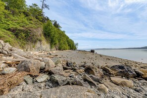 Beach - Walk to Private Beach: Bay-View Whidbey Island Gem (Oak Harbor)