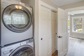 Interior - The Cottage on Lake Bernice - Campbellsport (Campbellsport)