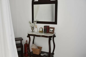 Interior - Stay Near the Waves in Grikos (Grikos)