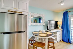 Dining - Poolside Fun, Ocean Strolls! Corpus Christi Escape (Corpus Christi)
