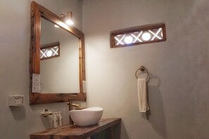 Hair dryer, towels - Budget Double Room with Sea View & Infinity Pool (Paje)