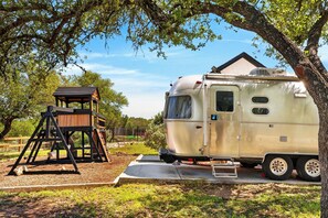 Property grounds - Wellness Home + Recording Studio + Pool + Sauna | Hill Country | Bonham Retreat (Dripping Springs)