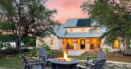 Wellness Home + Recording Studio + Pool + Sauna | Hill Country | Bonham Retreat