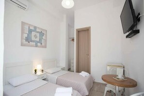 Bed sheets - Mykonos Town Home for Two (Mikonos)