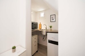 Fridge, microwave, spices - Mykonos Town Home for Two (Mikonos)