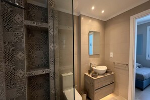 Shower, hair dryer, towels - Stay in Charaki Facing the Sea (Charaki)