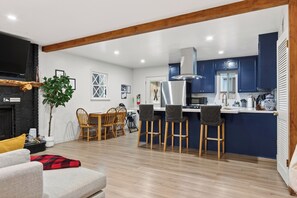 Interior - Mountain Escape + Fire Pit + Foosball | Walk-to-Village | Angeles Boulevard (Big Bear)