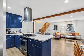Interior - Mountain Escape + Fire Pit + Foosball | Walk-to-Village | Angeles Boulevard (Big Bear)