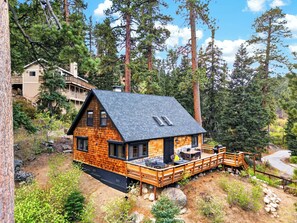 Exterior - Fire Pit + Expansive Deck + Outdoor Lounge + Foosball | Lake + Slopes (Big Bear Lake)