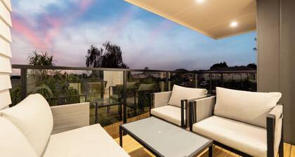 Modern Luxury House Retreat — Designer Comfort