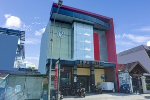 Exterior - Warm Standard Double Escape Near Panakukang Mall (Makassar)