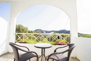 Basic Studio, Balcony | Outdoor dining